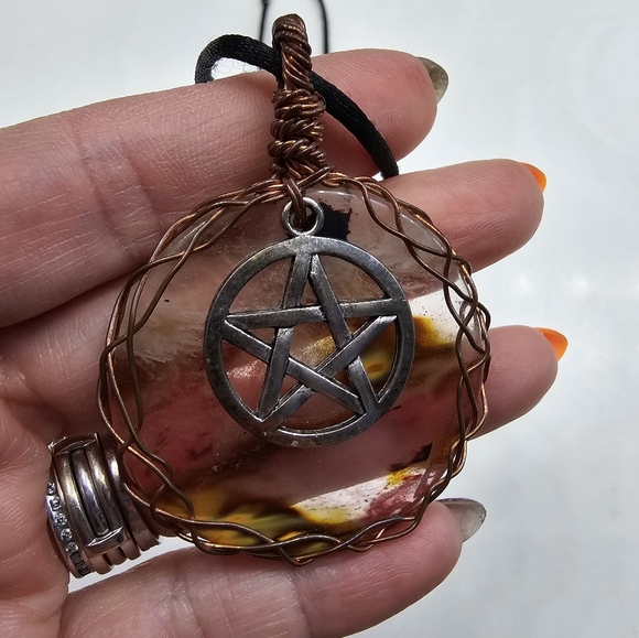 Gorgeous Handmade Pentagram Necklace - Picture 2 of 6